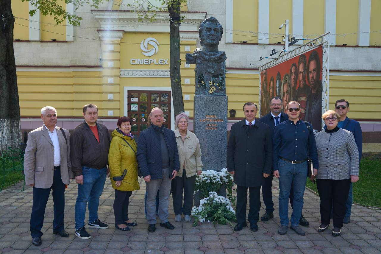 Василий Тарлев: Без культуры нет нации! Молдова помнит Эмиля Лотяну! Почитая великих – строим будущее! 